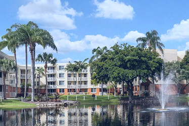 Senior Living Community in Hollywood, FL | Five Star Premier Residences of  Hollywood